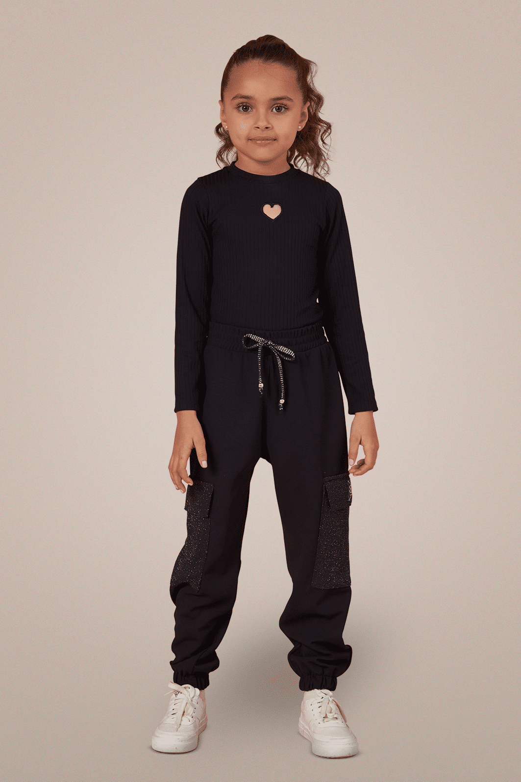 Blusa canelada de coração vazado