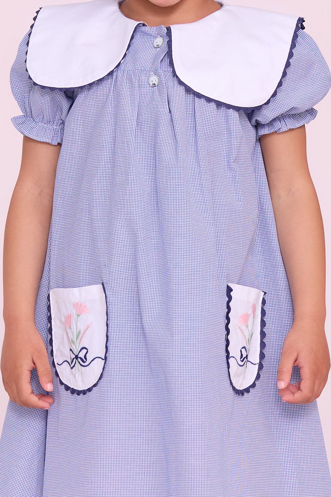 Vestido Xadrez Com Bolsos Bordados Vestido Xadrez Com Bolsos Bordados
