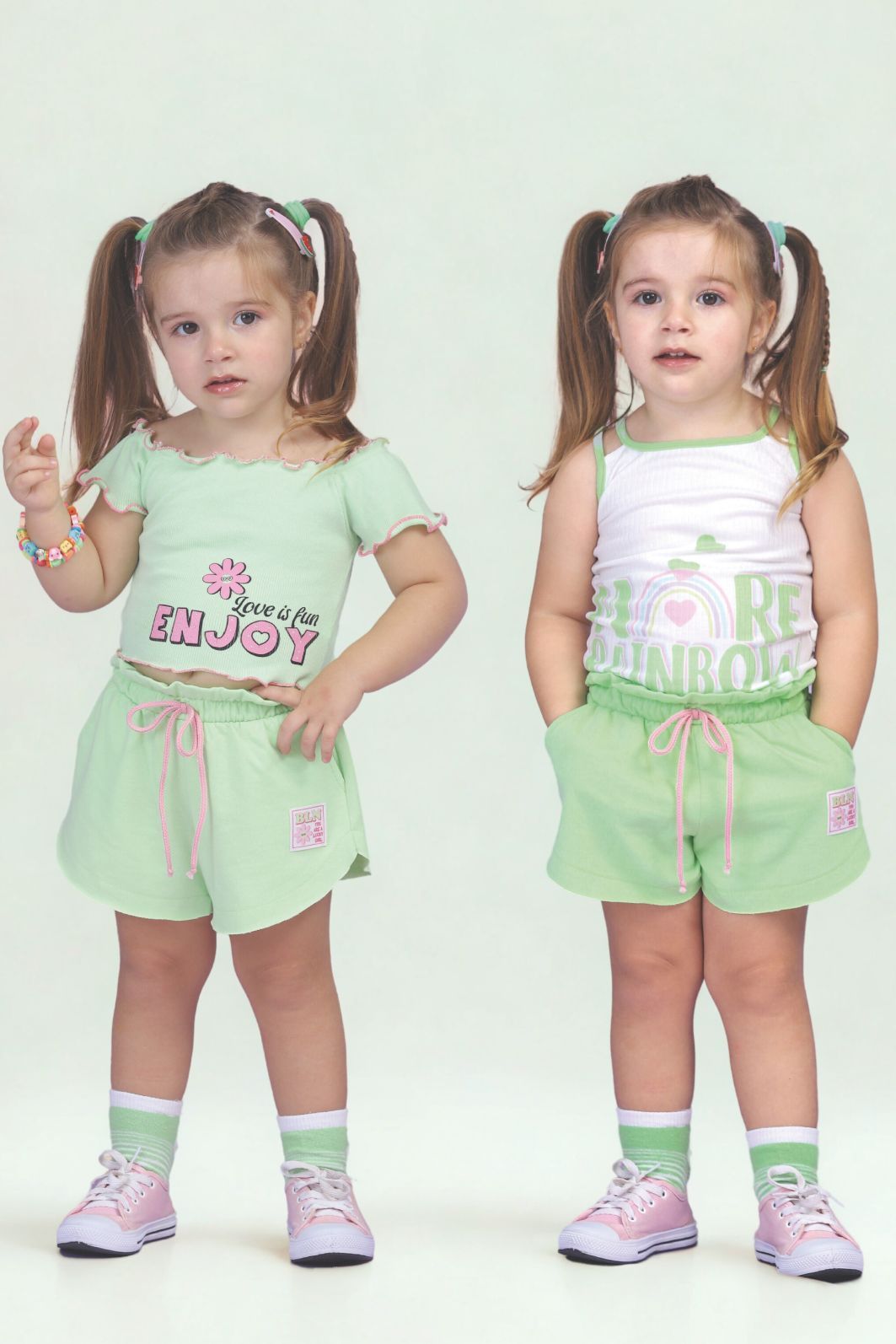 Conjunto blusa canelada, regata canelada e short de moletinho