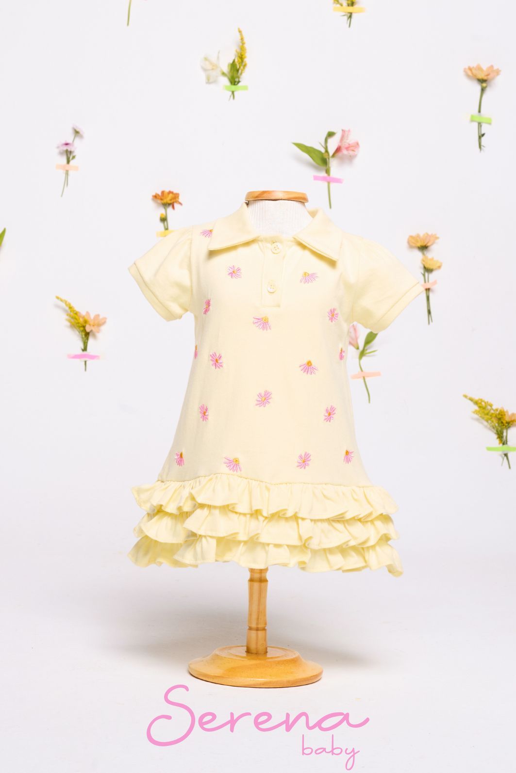 Vestido de malha com babados e bordado