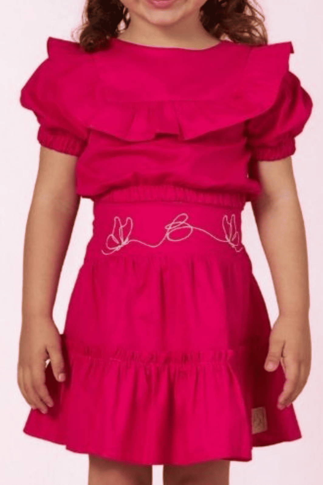 Conjunto de tricoline blusa e saia com pala bordada Conjunto de tricoline blusa e saia com pala bordada