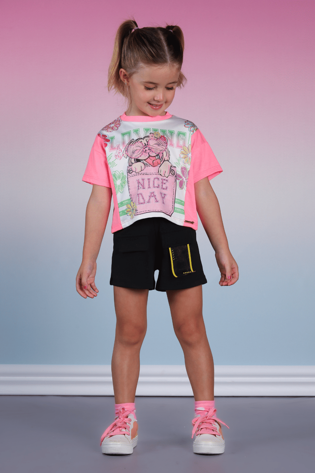 Short preto com detalhes em lapela Short preto com detalhes em lapela