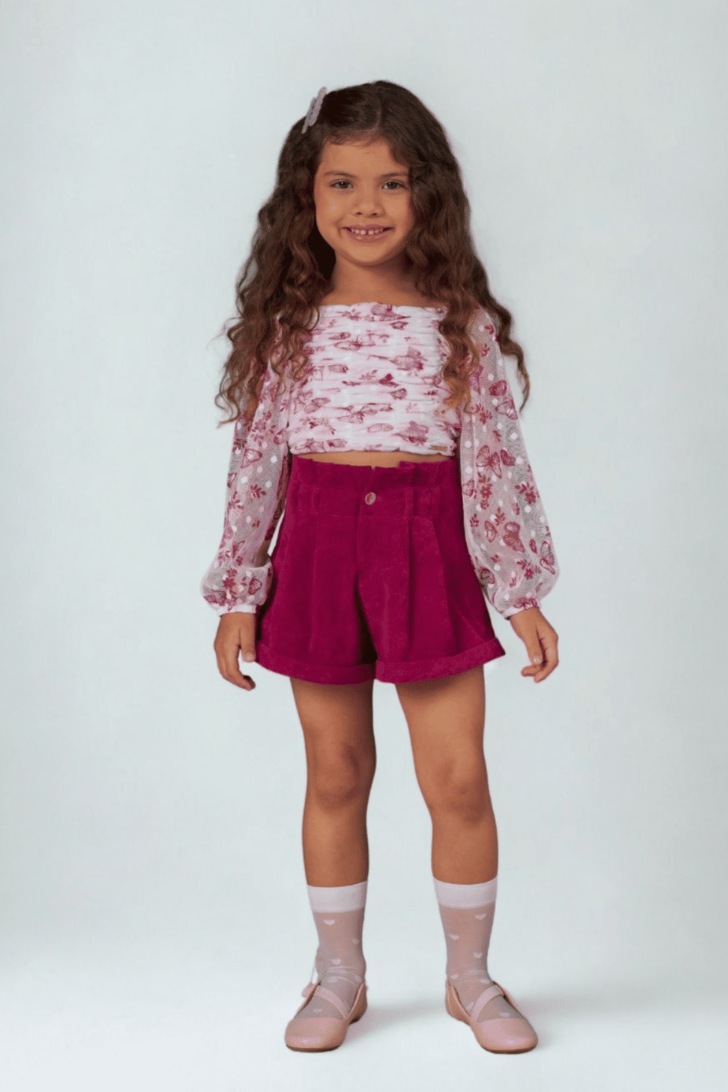 Conjunto blusa estampada e short de cotelê Conjunto blusa estampada e short de cotelê