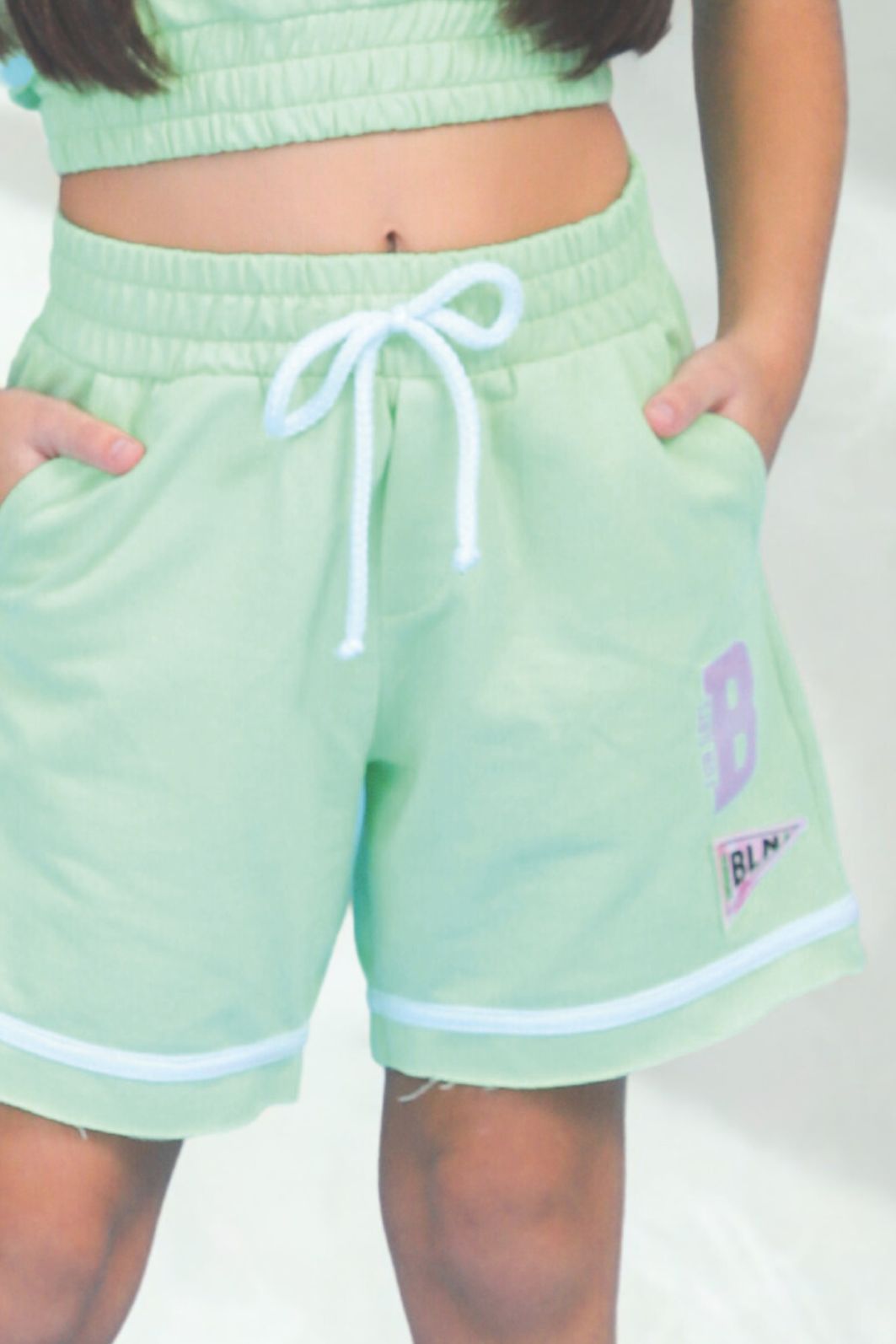 Conjunto cropped de moletinho com silk e short alongado