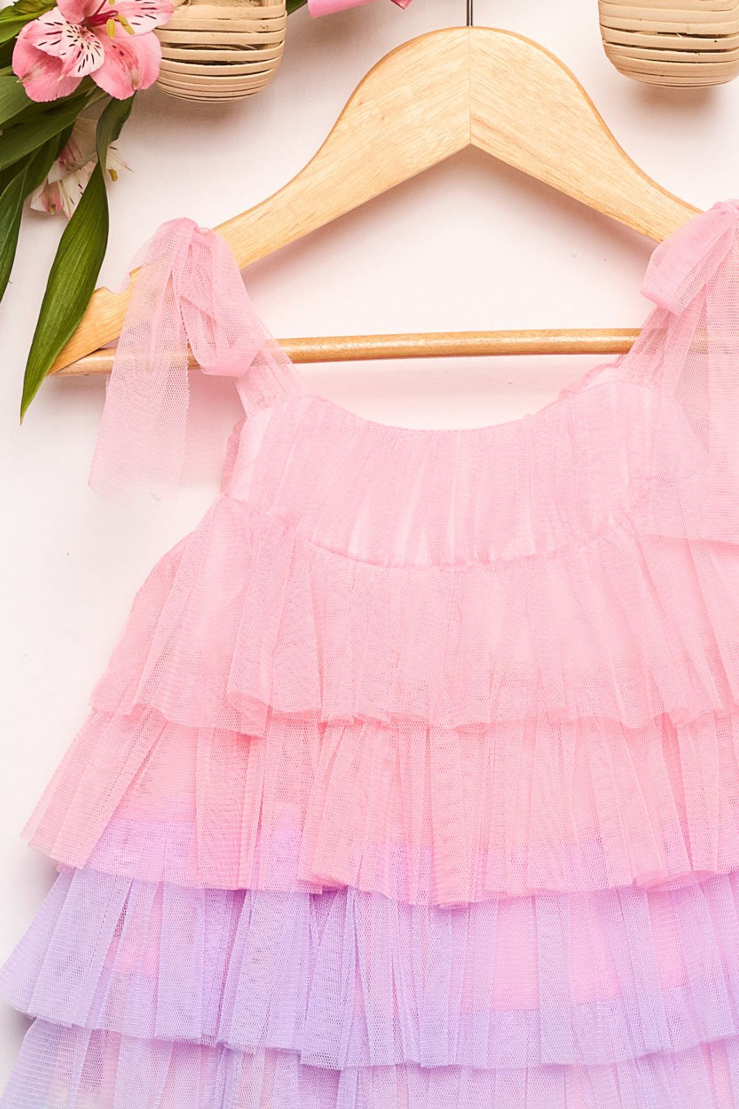 Vestido multicolors de tule em camadas Vestido multicolors de tule em camadas