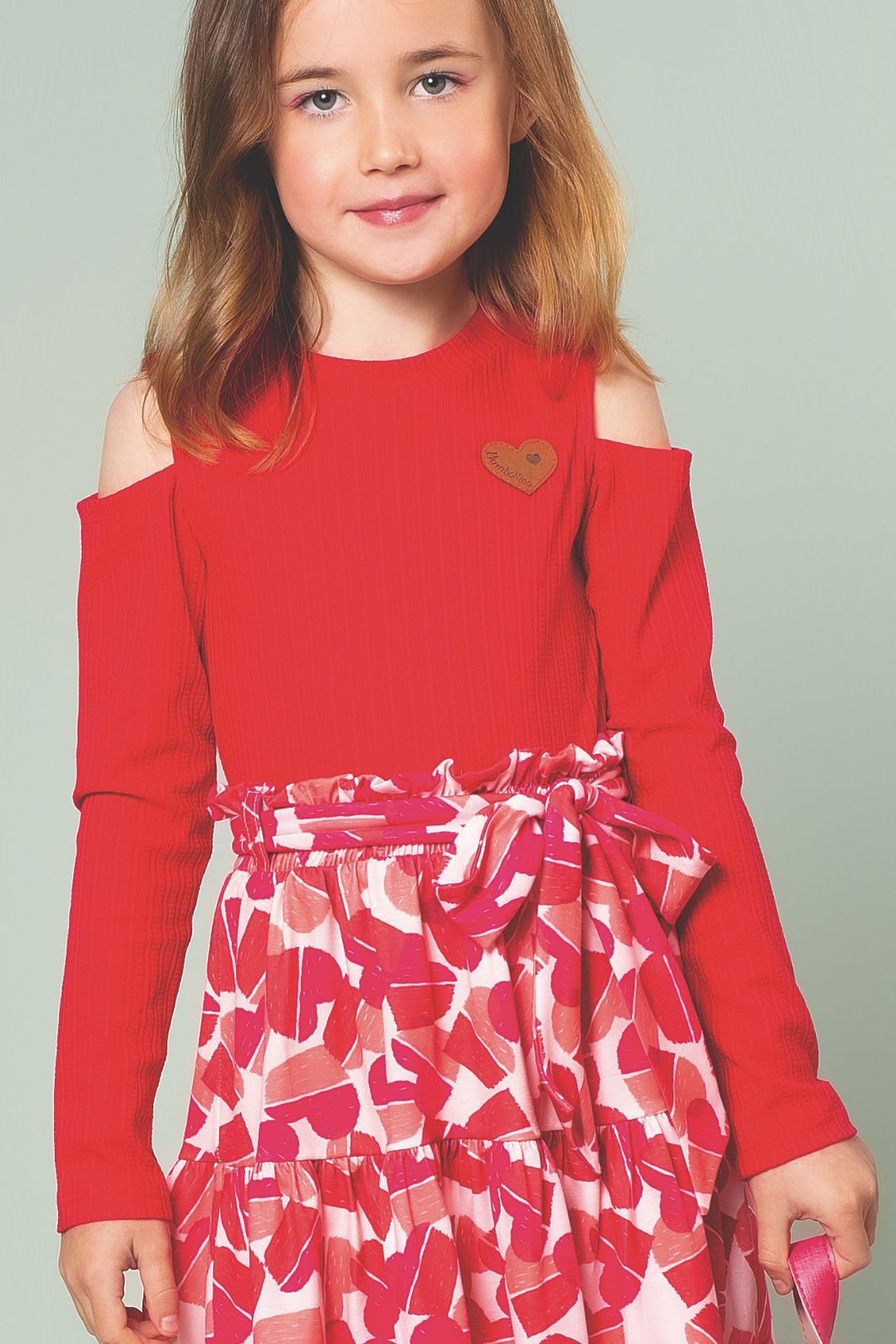 Conjunto blusa manga longa e saia estampa de corações