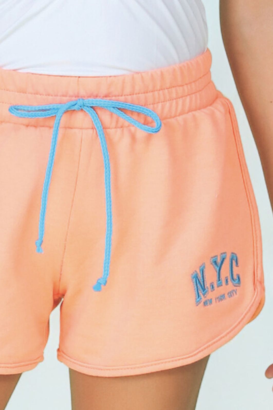 Short de moletinho com bordado