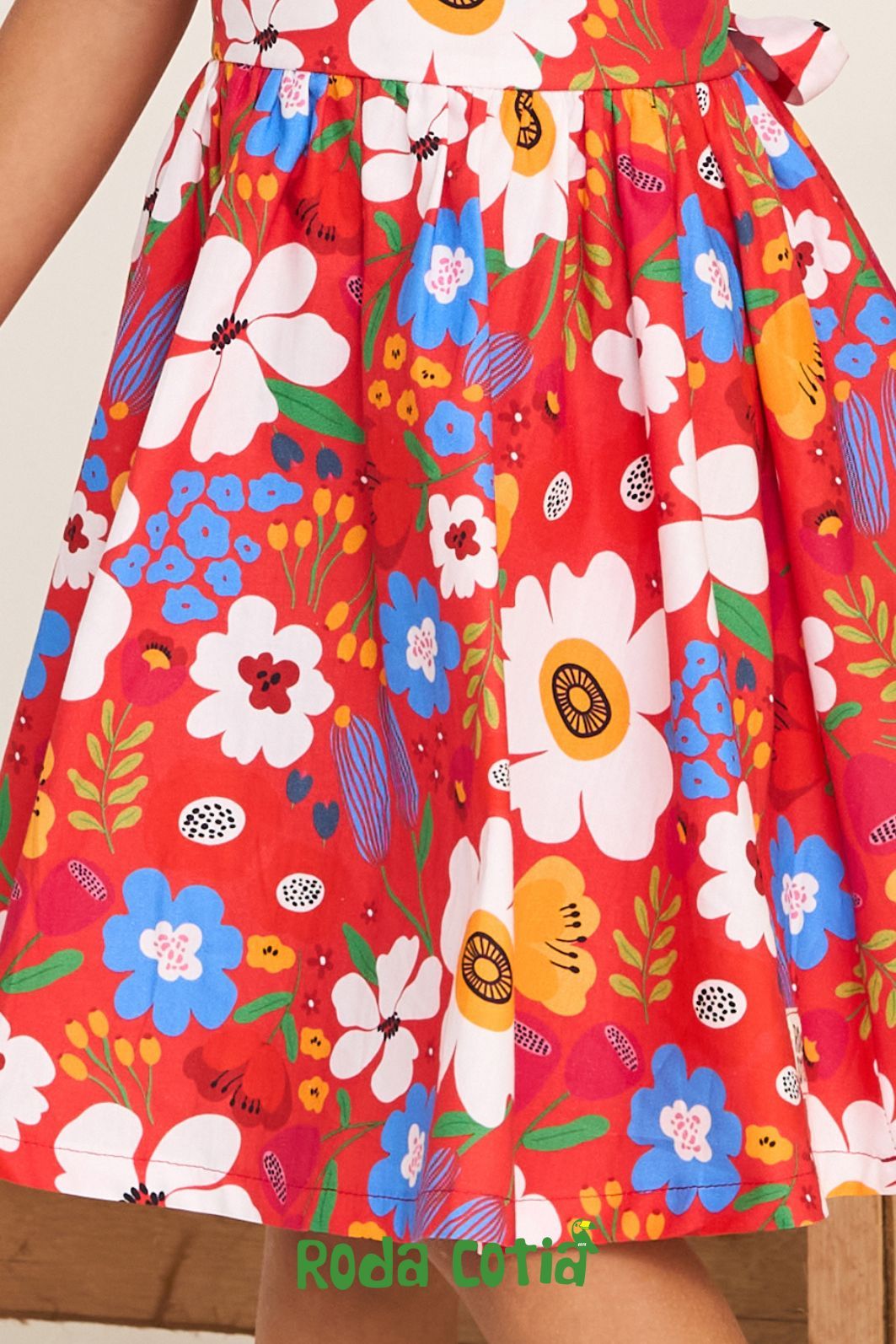 Vestido estampado com amarração nas costas Vestido estampado com amarração nas costas