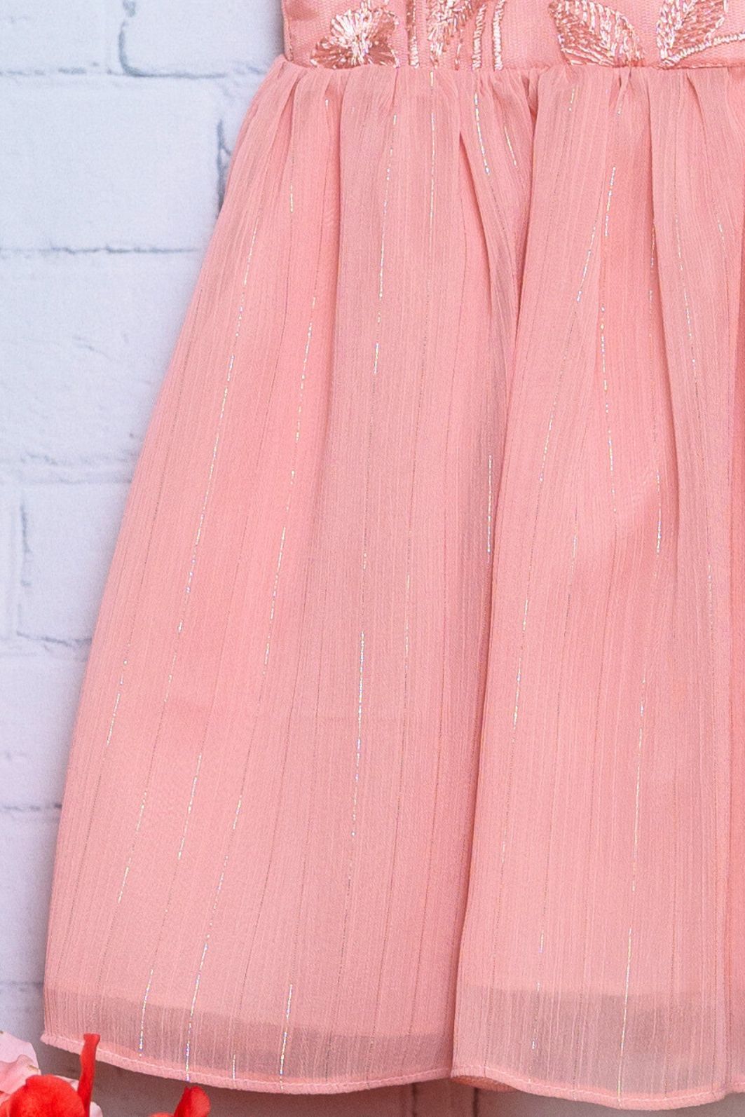 Vestido de chiffon e tule bordado