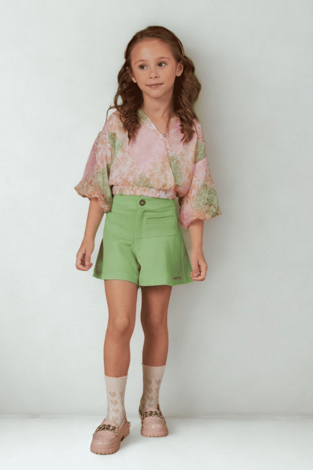 Conjunto estampado e short de alfaiataria Conjunto estampado e short de alfaiataria