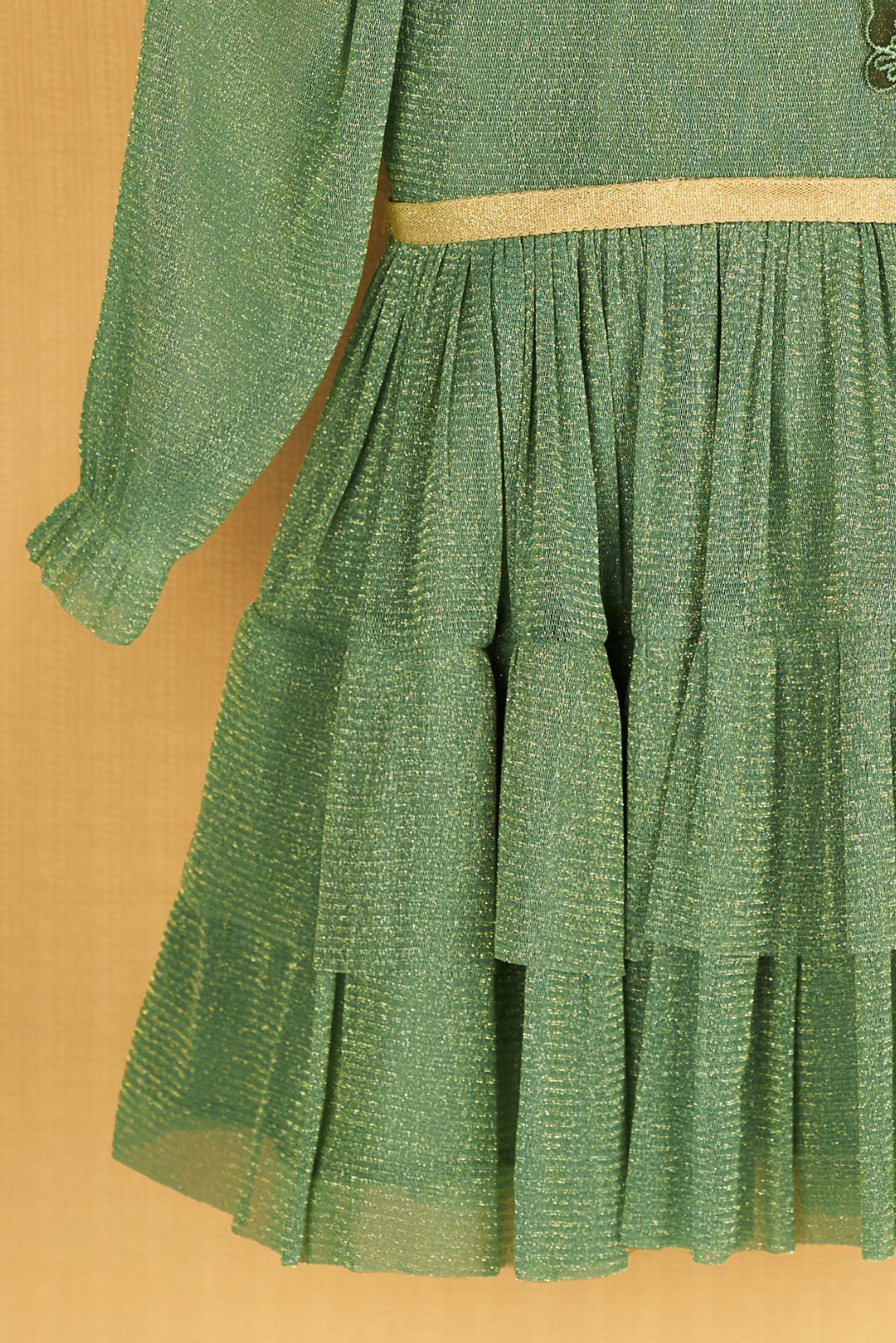 Vestido de tule lux com aplicações de borboletas