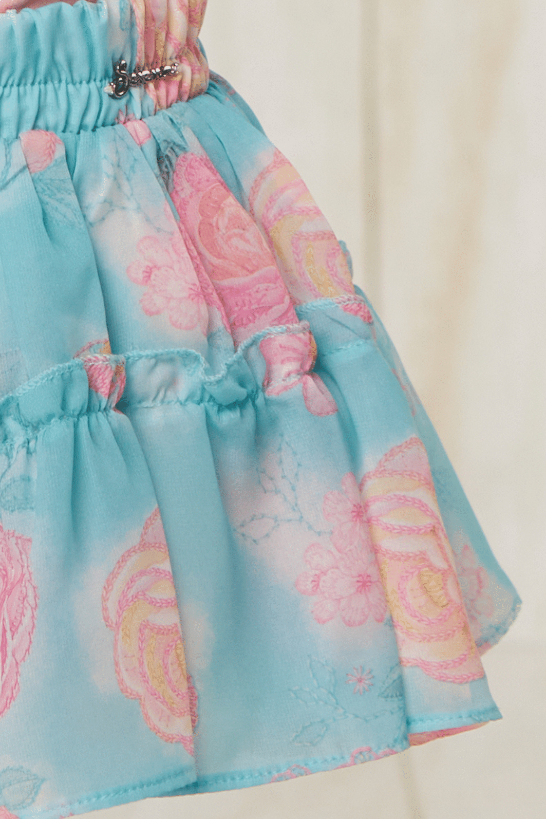 Conjunto body de malha e saia estampada Conjunto body de malha e saia estampada