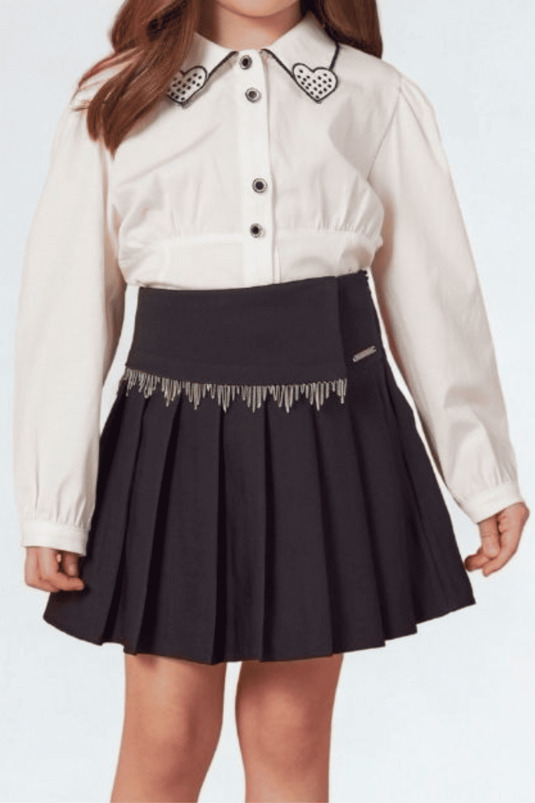 Camisa off-white com bordado de coração