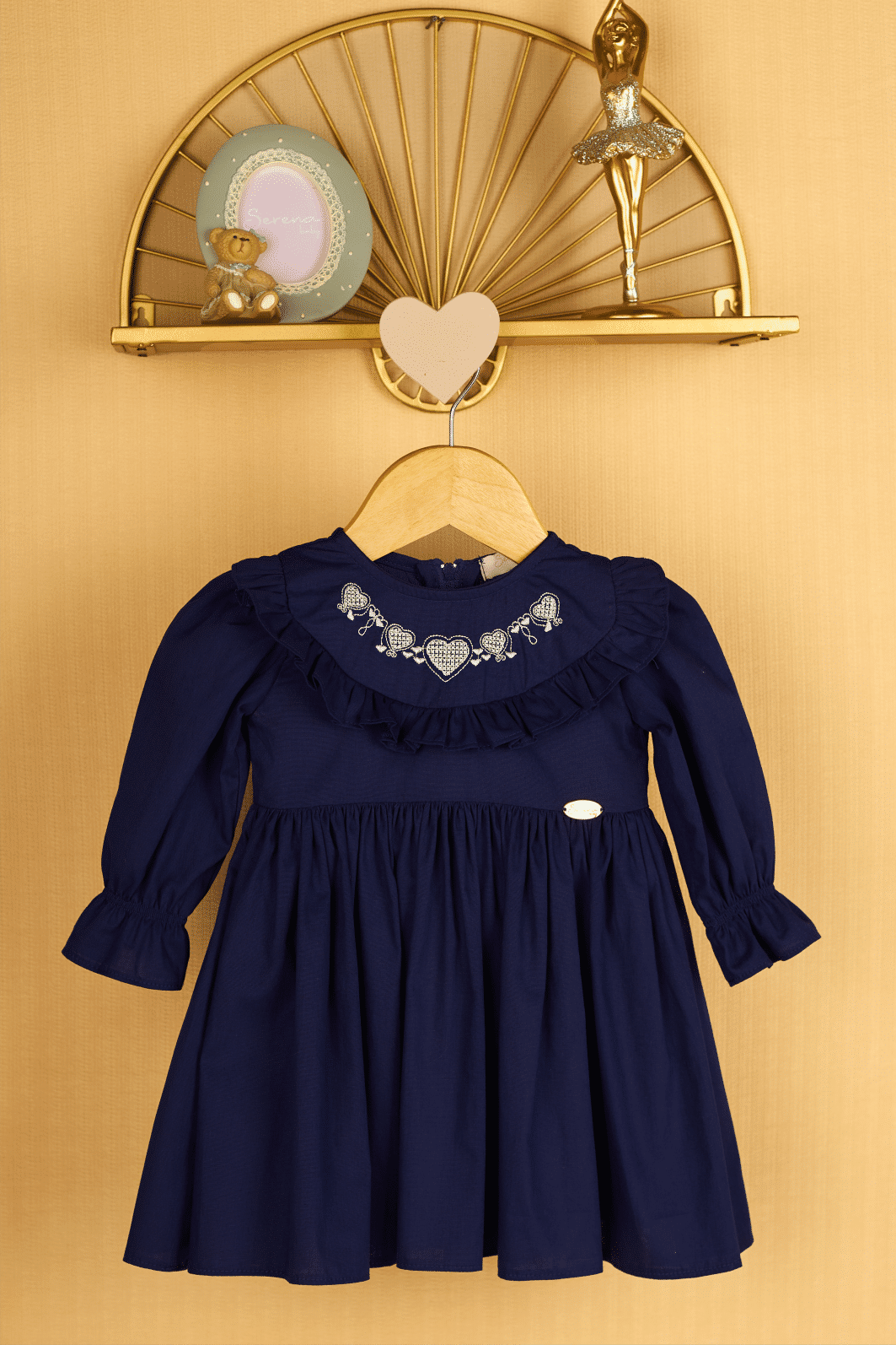 Vestido de tricoline com pala bordada Vestido de tricoline com pala bordada