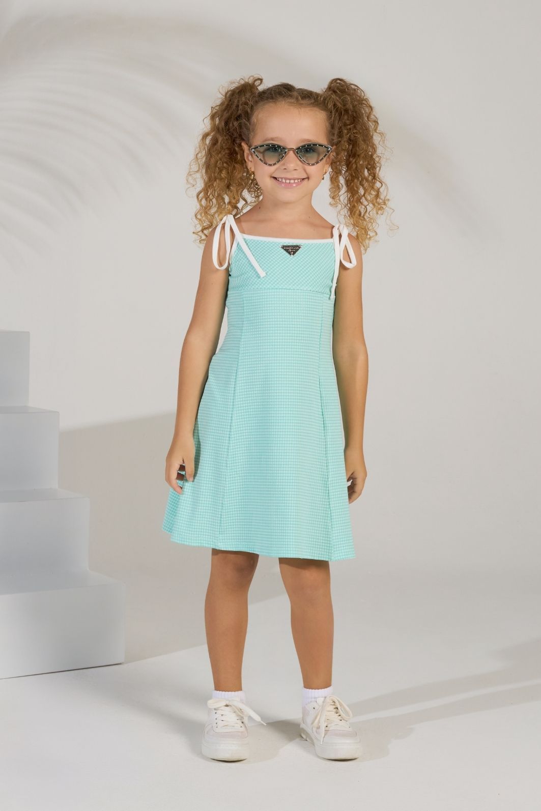 Vestido xadrez com alças de amarração Vestido xadrez com alças de amarração