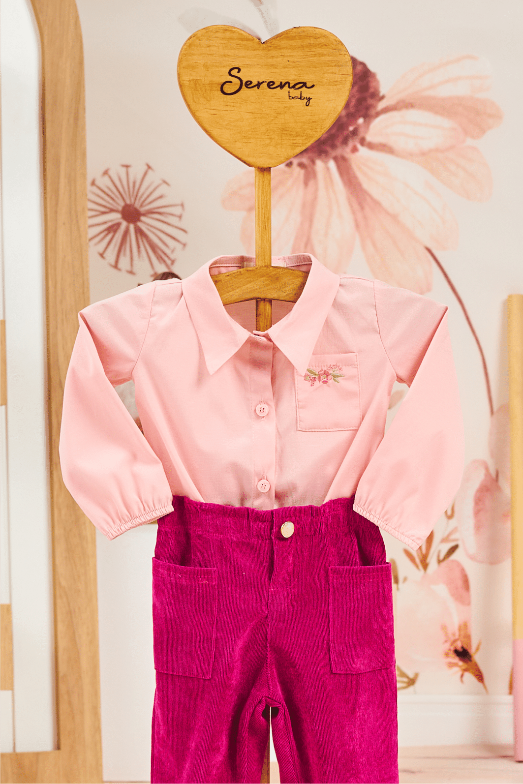 Body de tricoline com bolso bordado Body de tricoline com bolso bordado