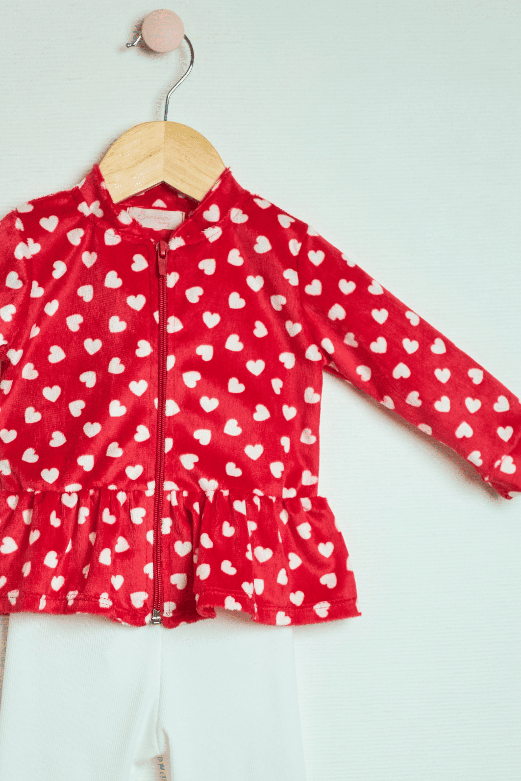 Conjunto jaqueta de corações e legging de ribana