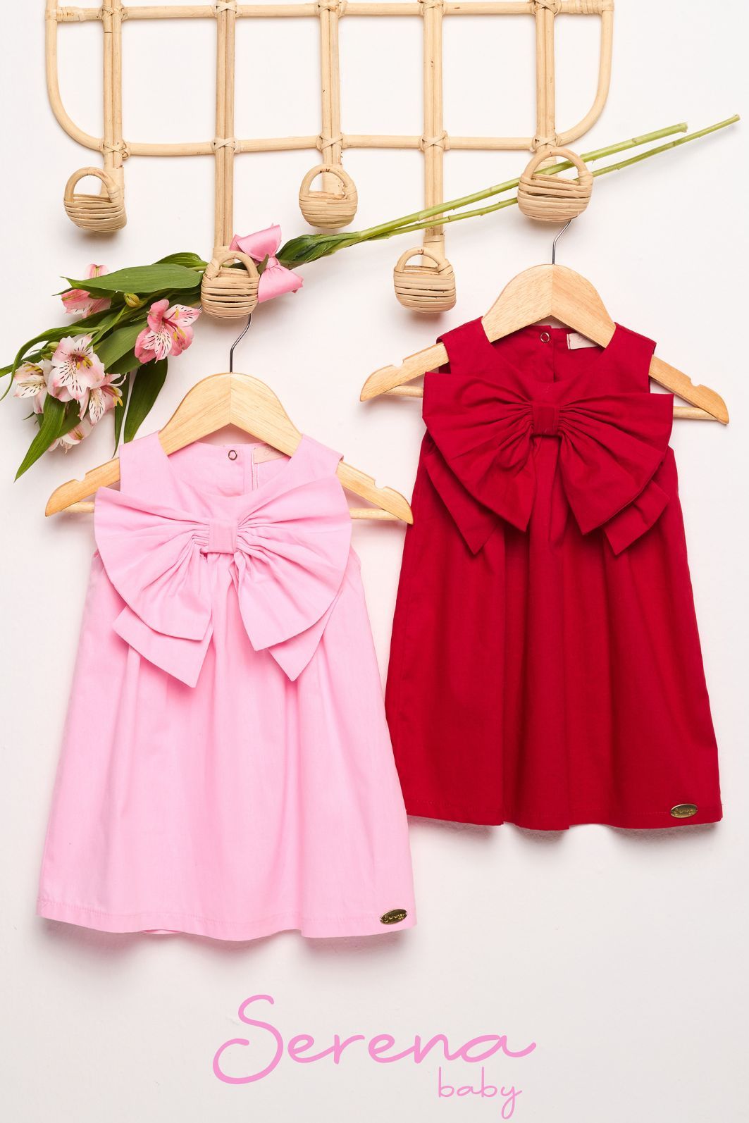 Vestido de tricoline com laço no peito Vestido de tricoline com laço no peito