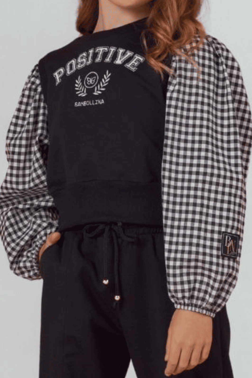 Moletom com bordado e mangas bufantes