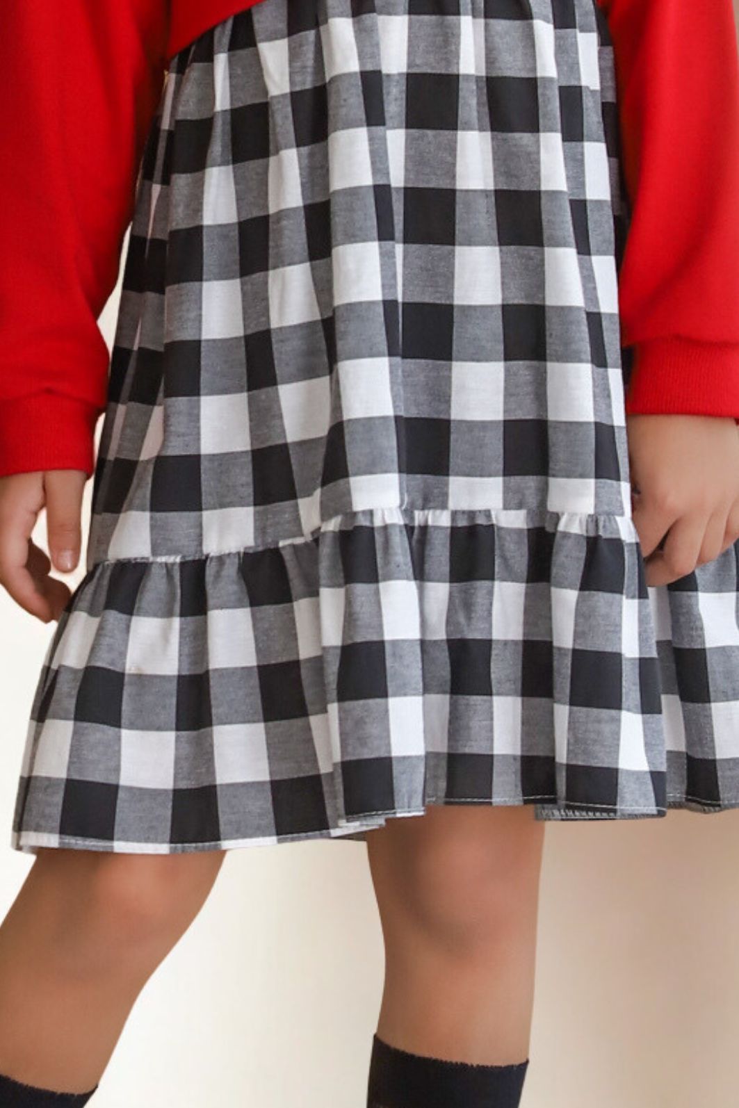 Vestido vermelho com saia xadrez e estampa em silk Vestido vermelho com saia xadrez e estampa em silk