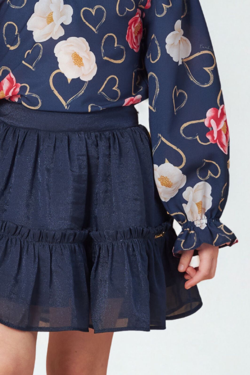 Conjunto blusa de crepe estampada e saia de organza Conjunto blusa de crepe estampada e saia de organza