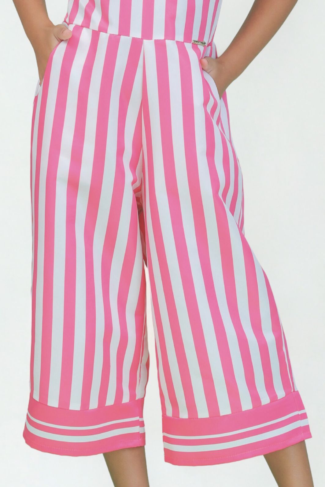 Macacão pantacourt listrado Macacão pantacourt listrado