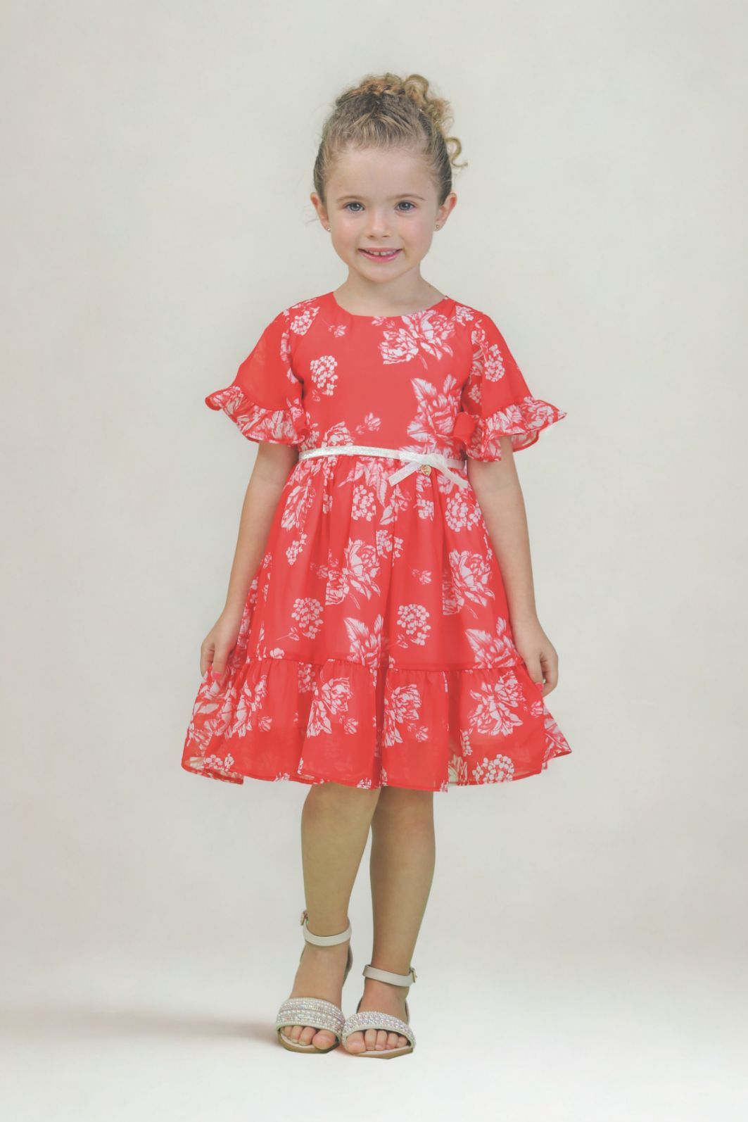 Vestido vermelho com flores brancas Vestido vermelho com flores brancas