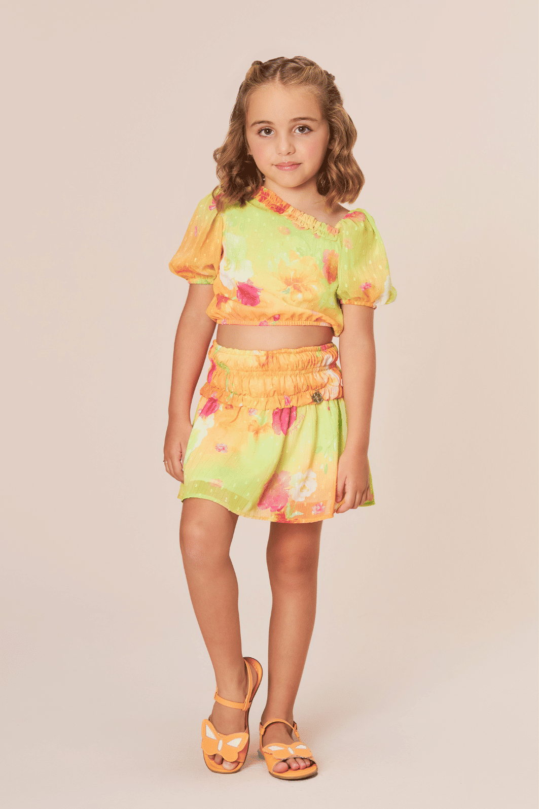 Conjunto blusa e saia estampada Conjunto blusa e saia estampada