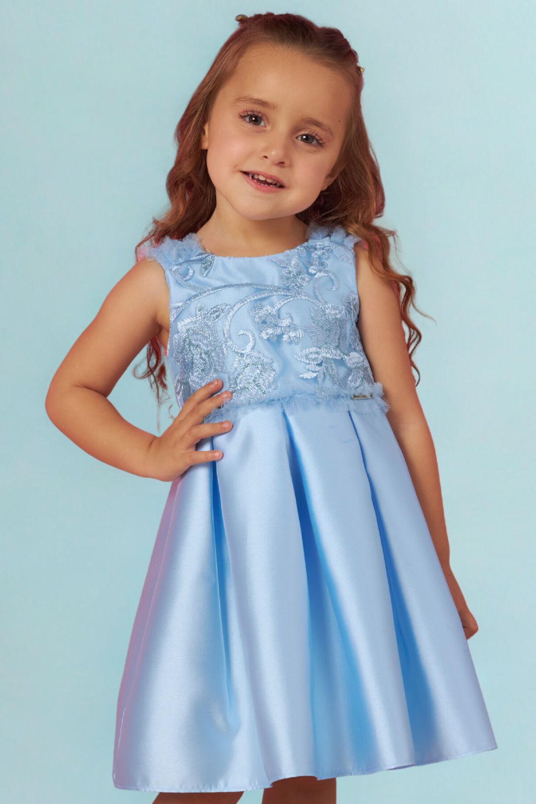 Vestido de zibeline com bordado no peito Vestido de zibeline com bordado no peito