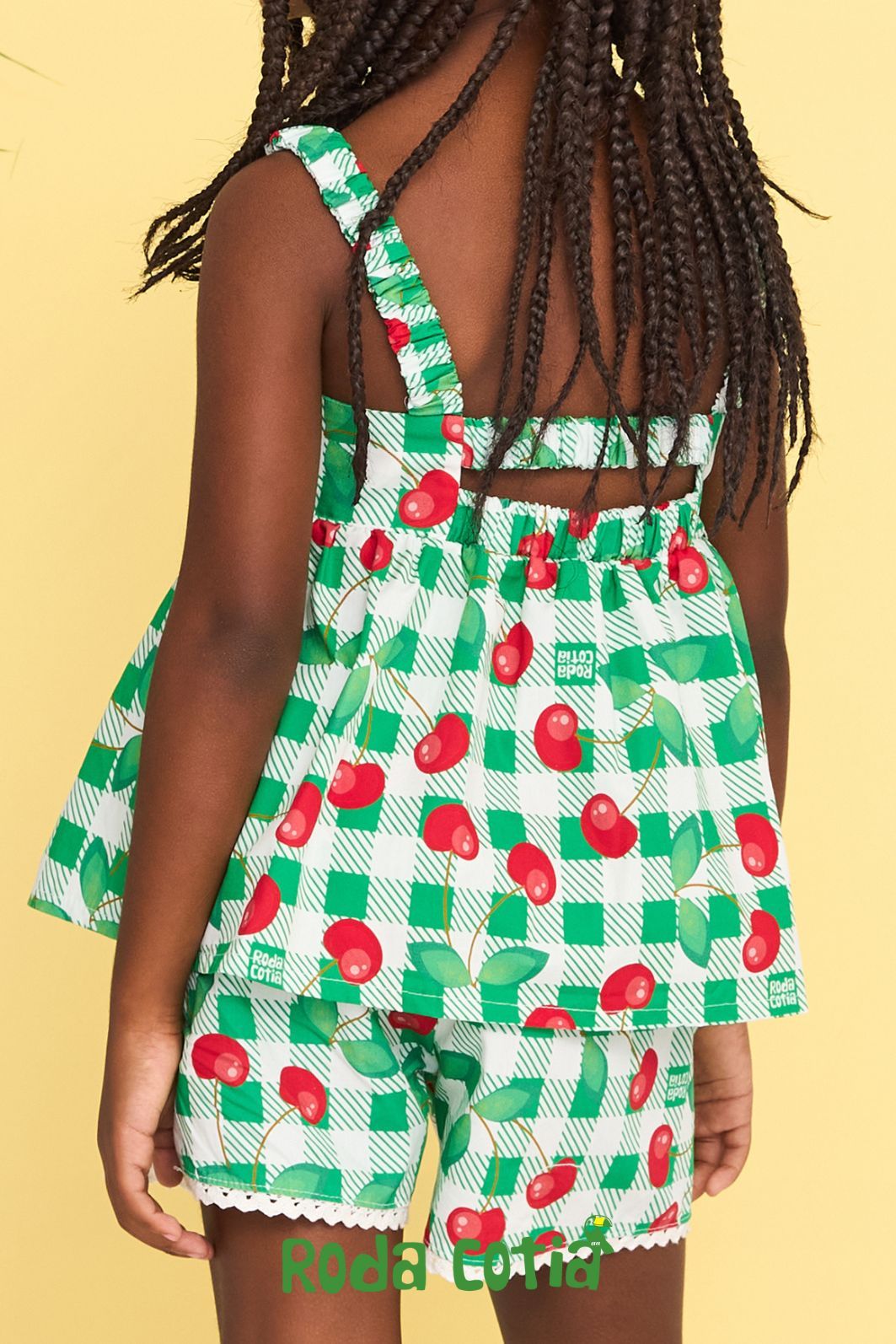 Conjunto bata e short estampa xadrez e cereja