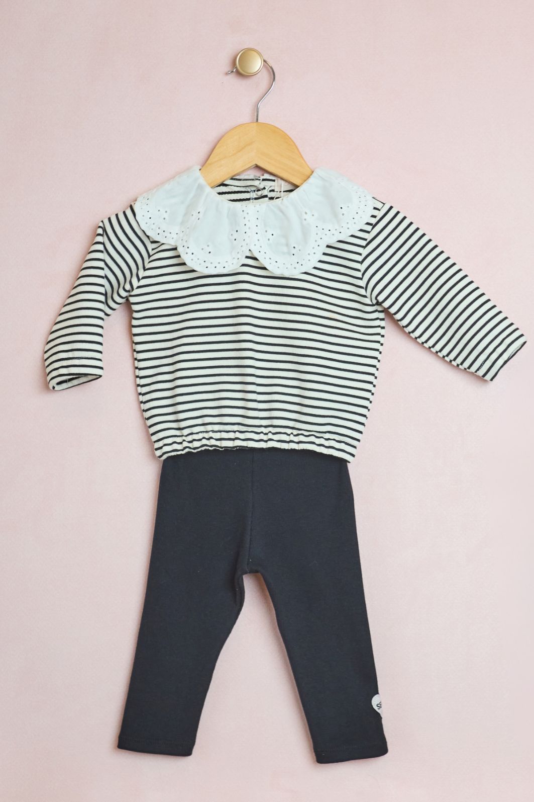 Conjunto moletom listrado e legging Conjunto moletom listrado e legging