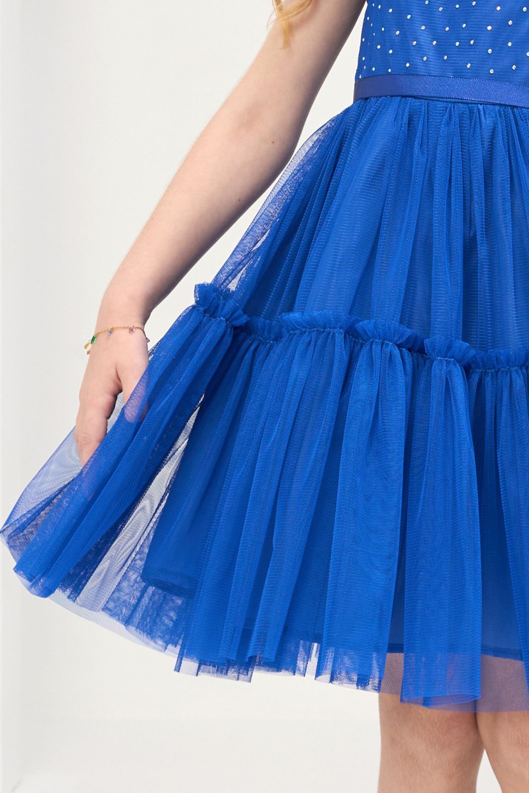 Vestido de tule com strass no peito Vestido de tule com strass no peito