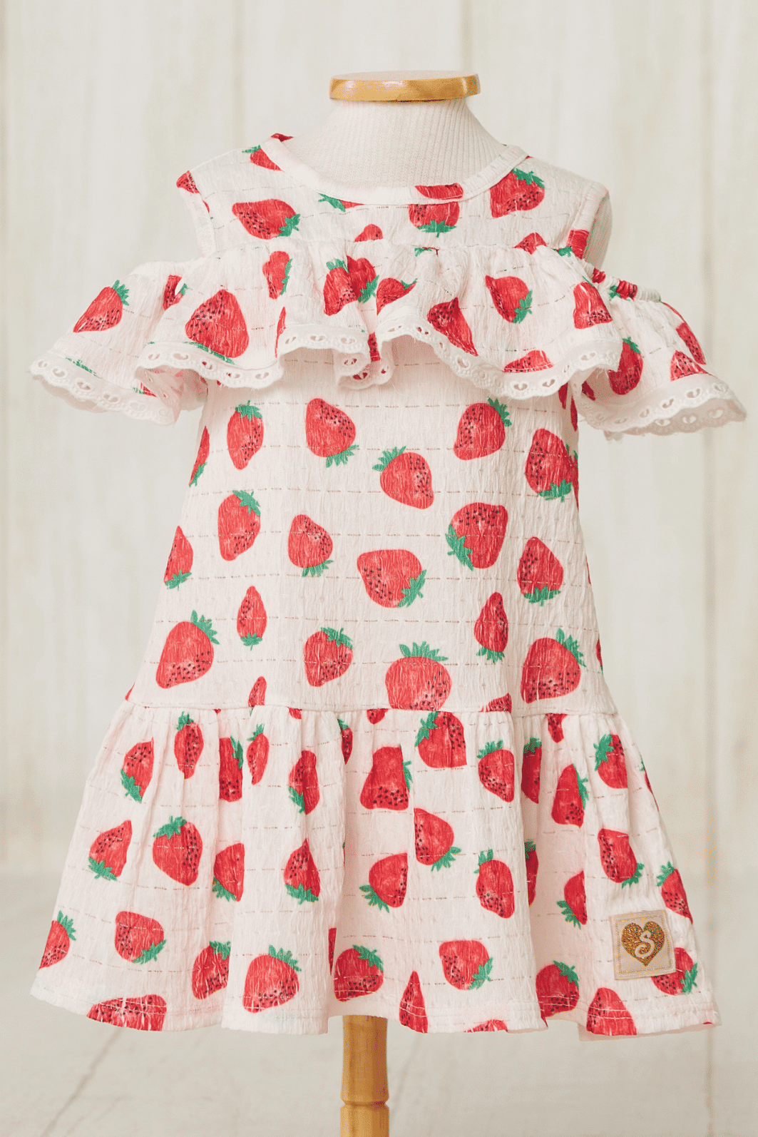 Vestido de malha com estampa de morangos