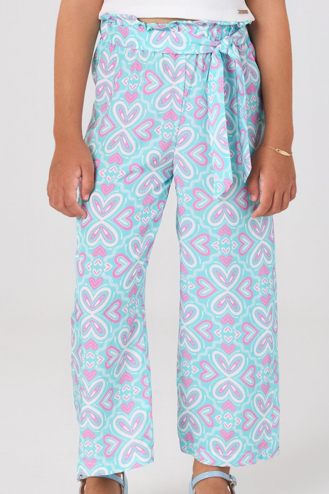 Conjunto blusa canelada e pantacourt estampa de corações