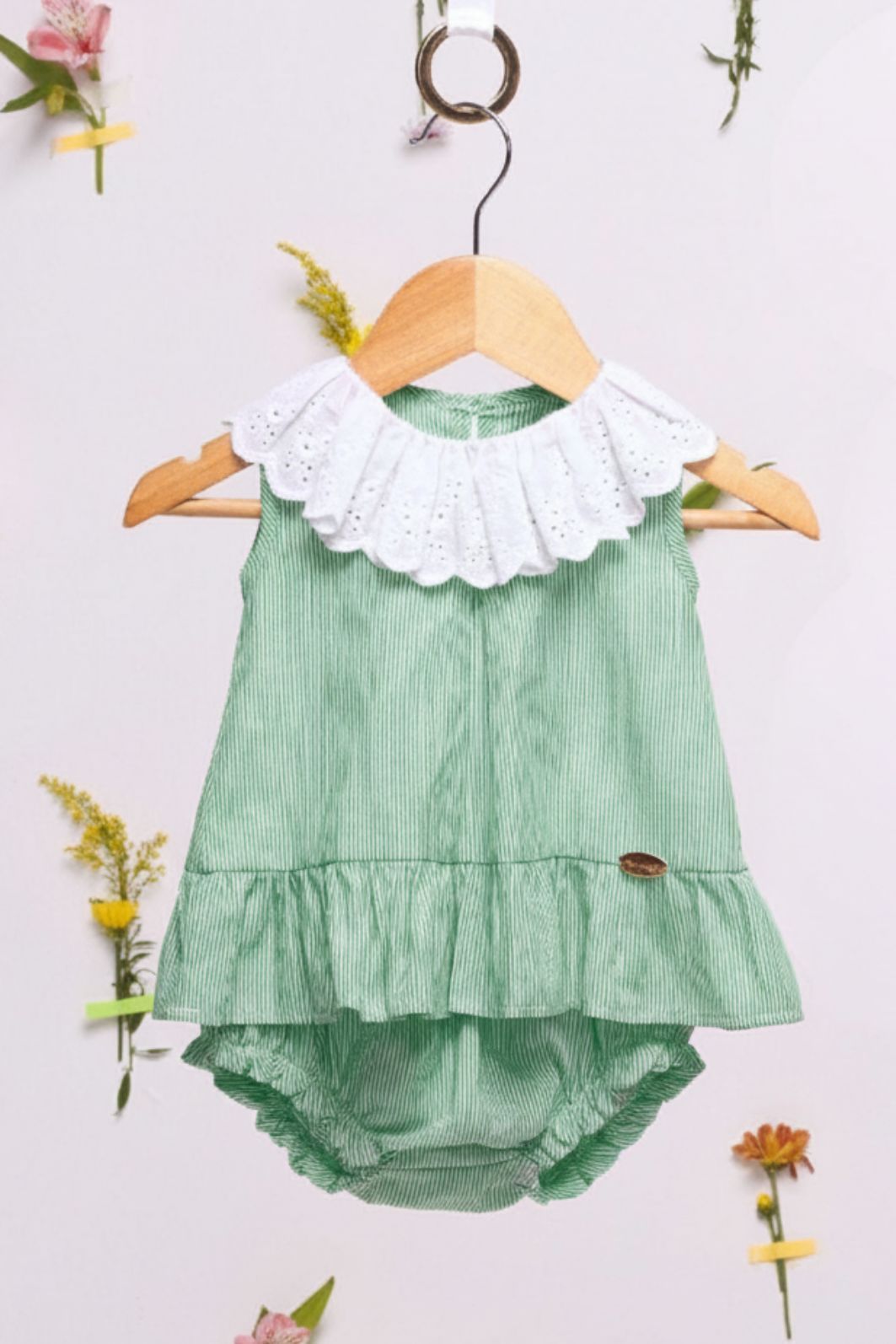 Conjunto bata e calcinha listrados