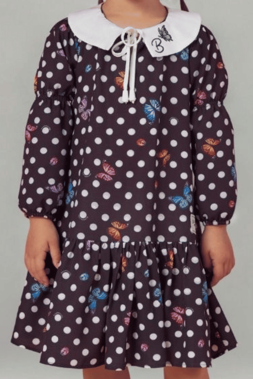 Vestido estampado com gola bordada