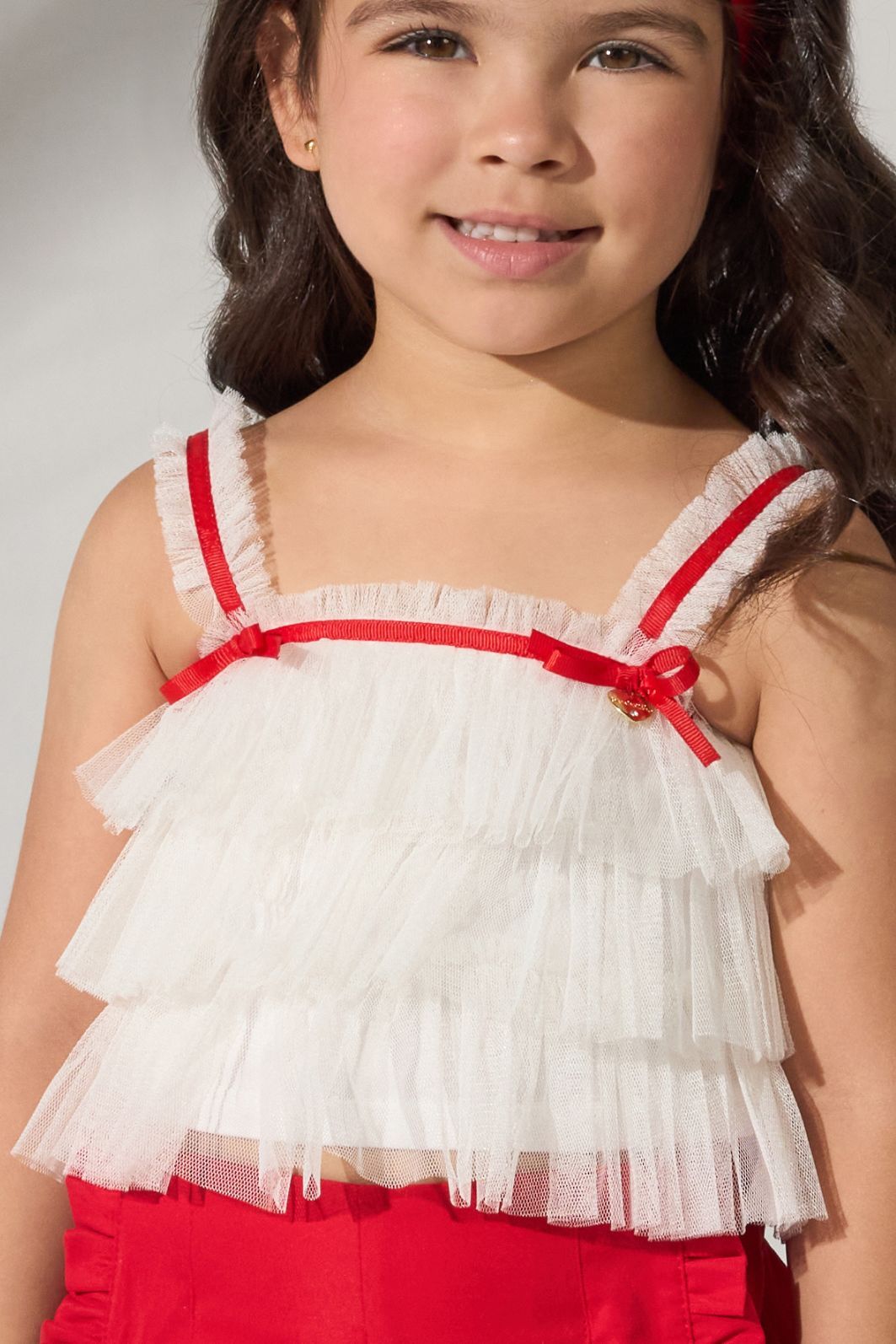 Conjunto blusa de tule e short de alfaiataria Conjunto blusa de tule e short de alfaiataria