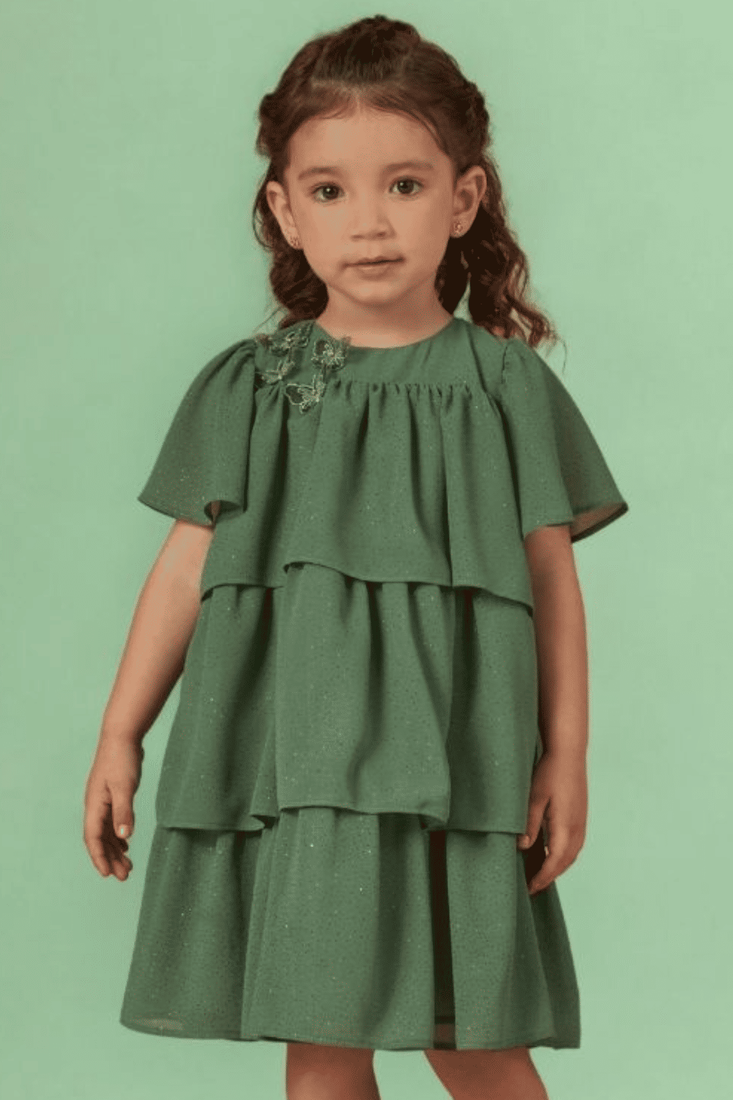 Vestido de babados com aplique de borboletas