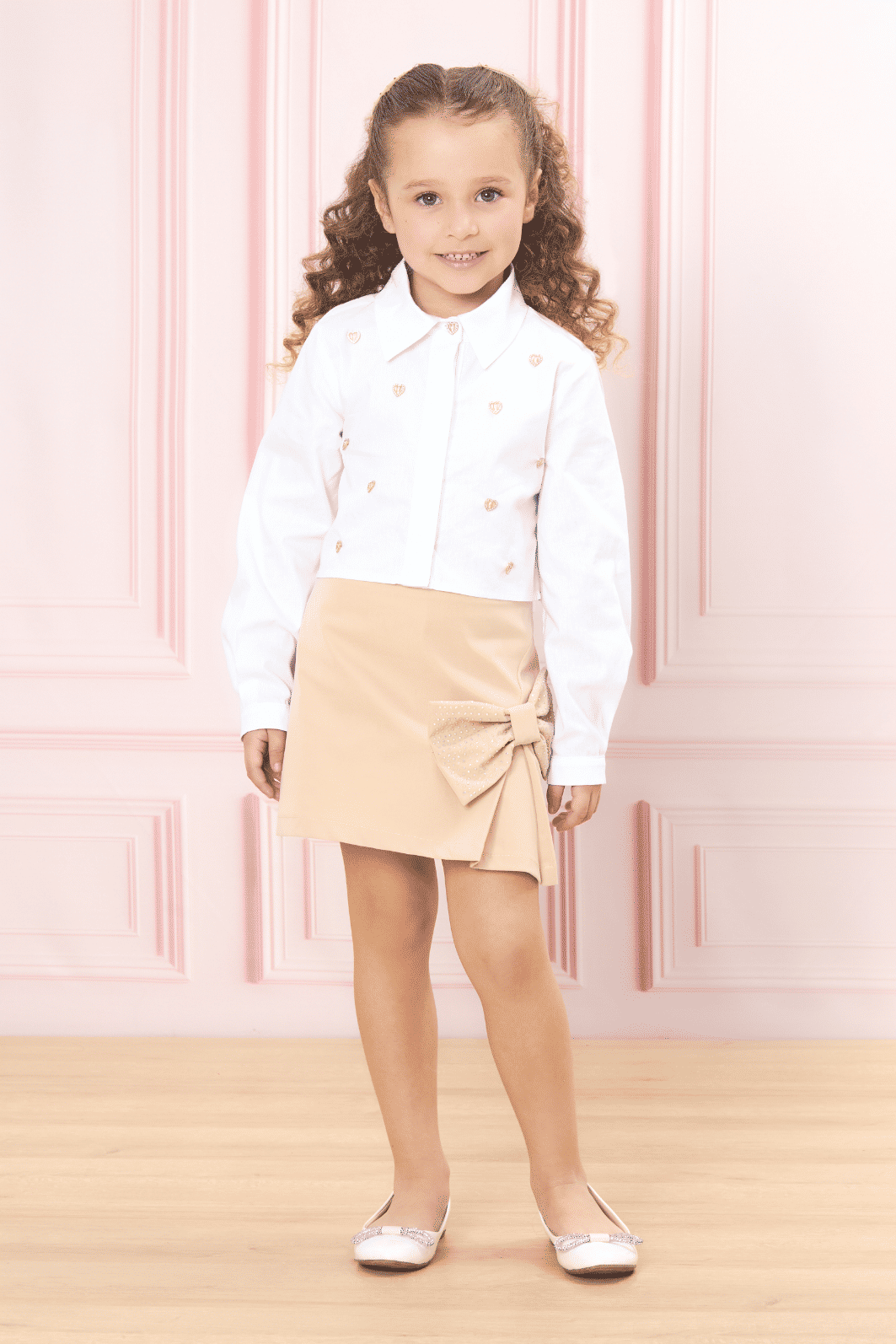 Camisa de tricoline com aplique de corações Camisa de tricoline com aplique de corações