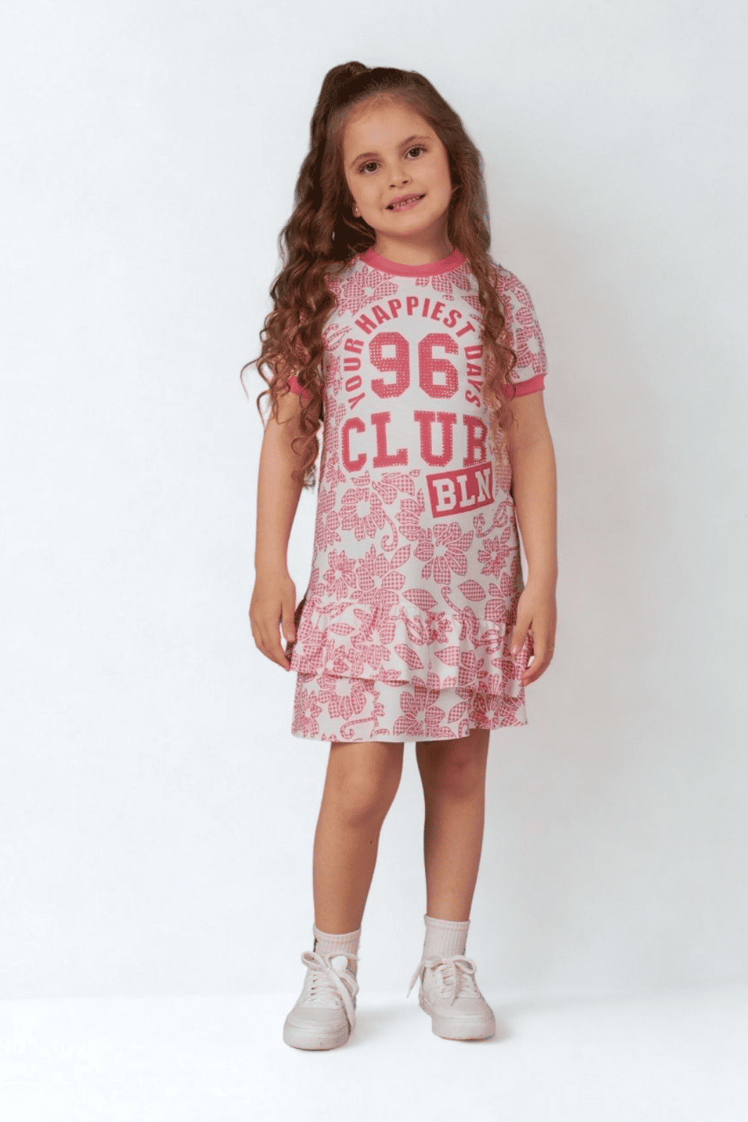 Vestido de malha com estampa de flores e escrita Vestido de malha com estampa de flores e escrita