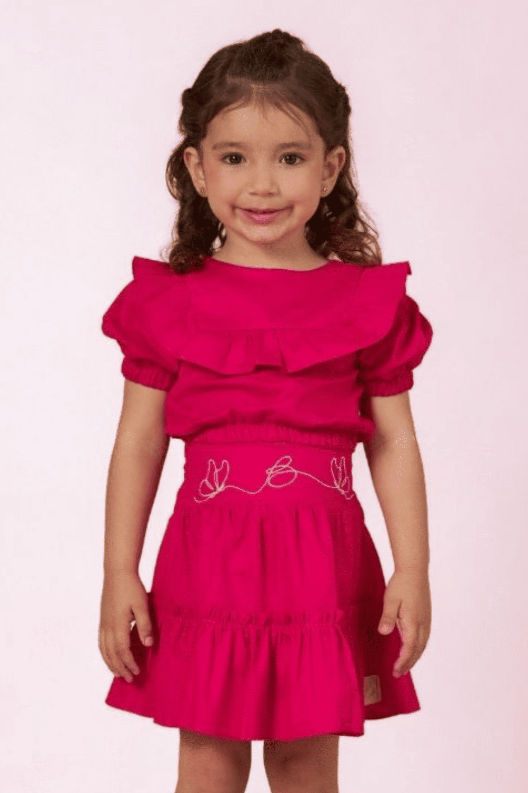 Conjunto de tricoline blusa e saia com pala bordada Conjunto de tricoline blusa e saia com pala bordada