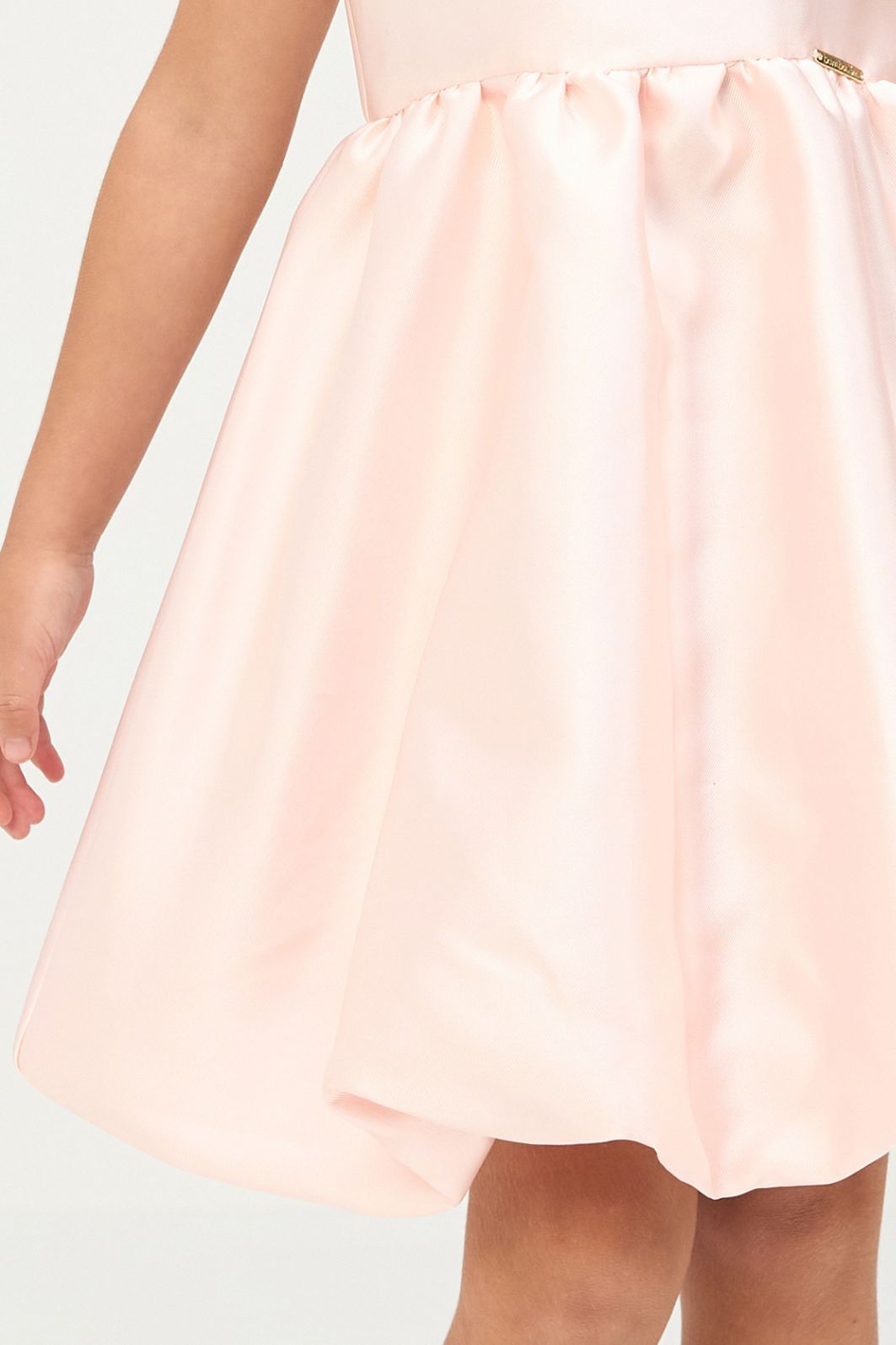 Vestido balonê com aplique nas alças Vestido balonê com aplique nas alças