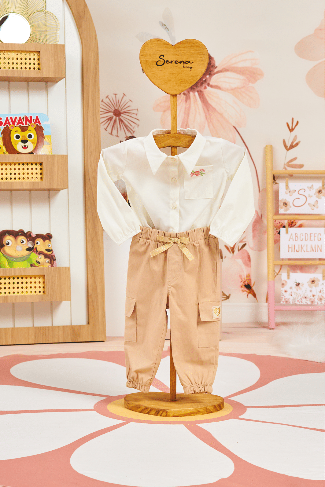 Body de tricoline com bolso bordado Body de tricoline com bolso bordado