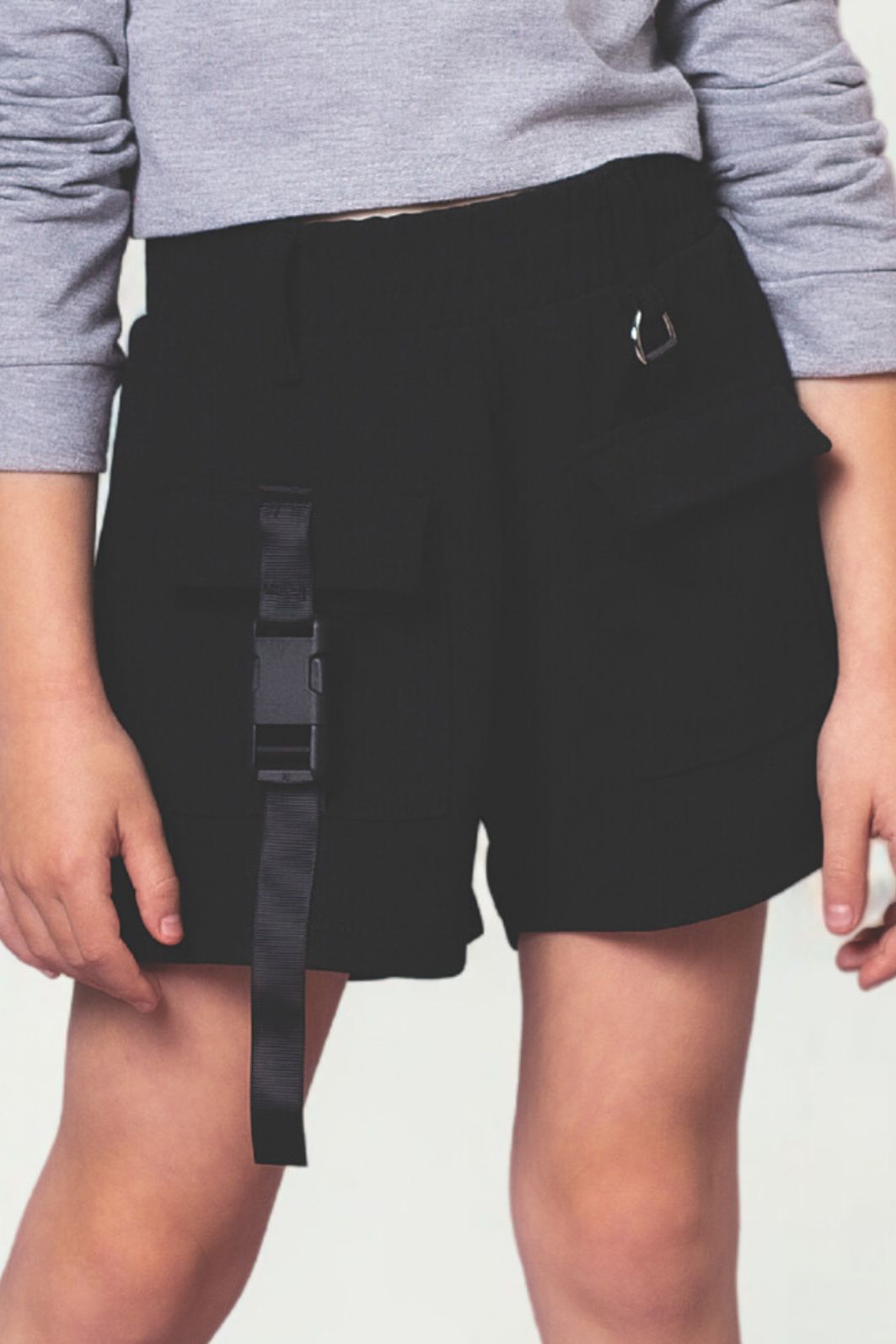 Conjunto blusa com sobreposição e short