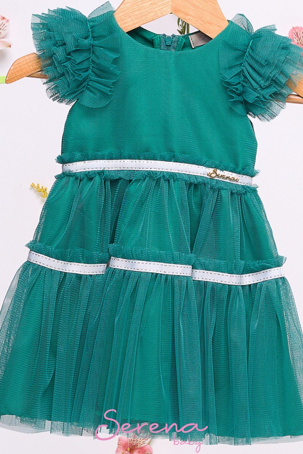 Vestido de tule com fitas e babados Vestido de tule com fitas e babados