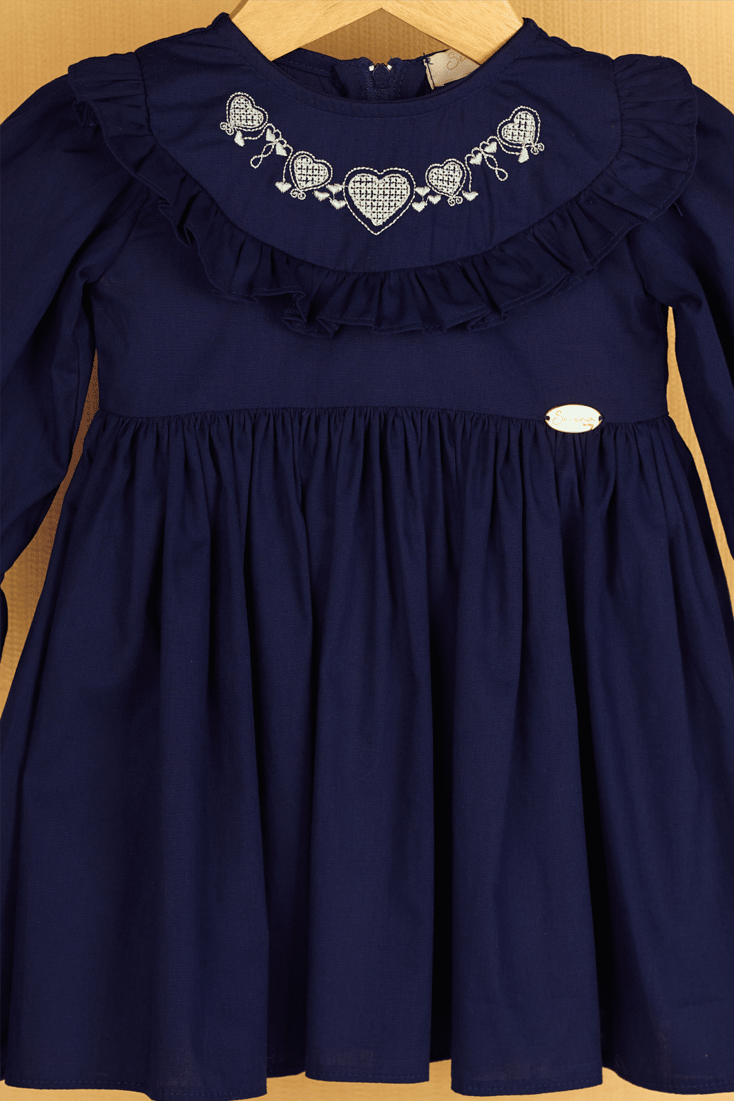 Vestido de tricoline com pala bordada Vestido de tricoline com pala bordada