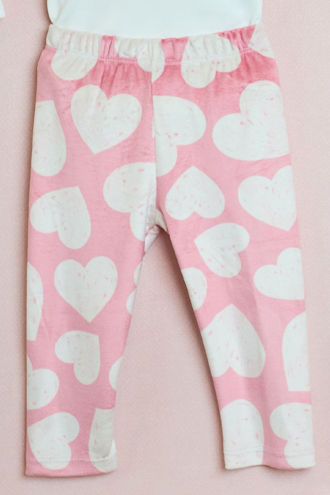 Conjunto body de malha e calça estampa de corações