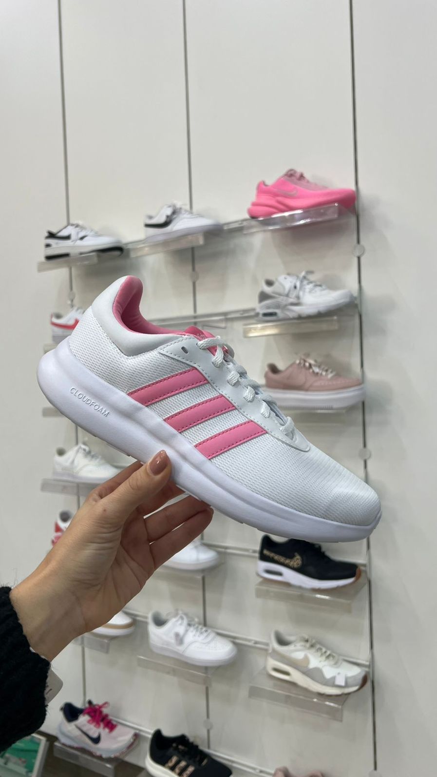 Tênis Adidas Lite Racer 4.0 Feminino Cor Off White/Rosa Tênis Adidas Lite Racer 4.0 Feminino Cor Off White/Rosa