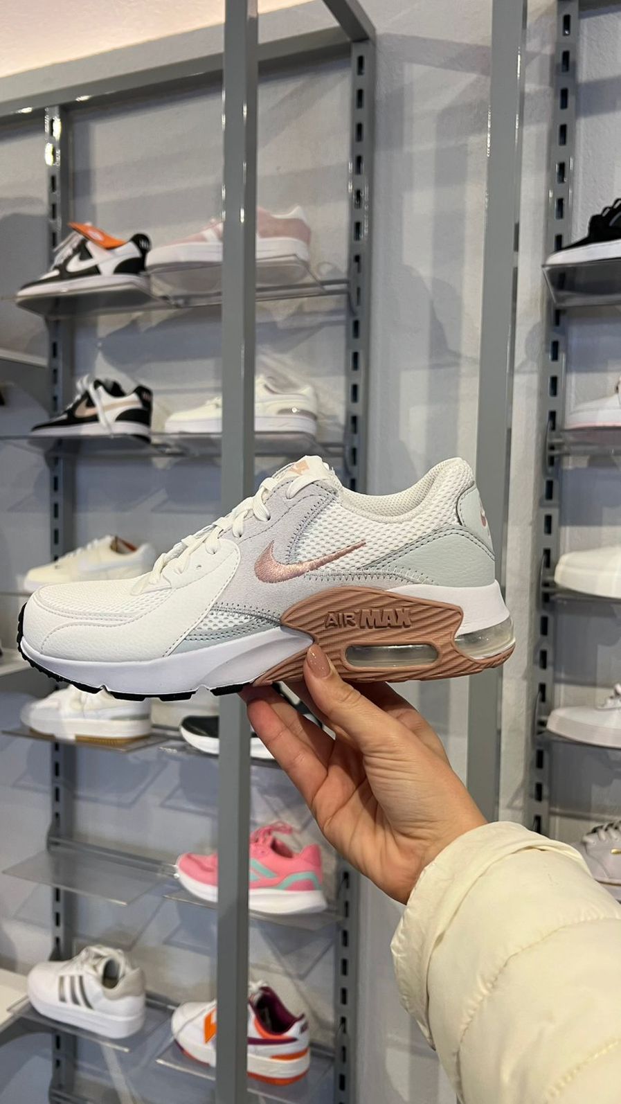 Tênis Nike Air Max Excee Feminino Cor Branco/Cinza/Rosa