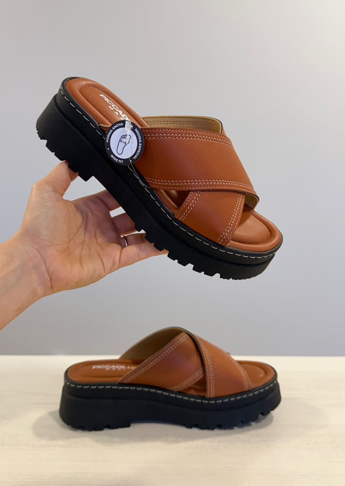 Tamanco Piccadilly Salto Tratorado Feminino Cor Ocre